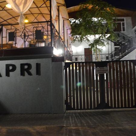 Hotel Capri Soukhoumi Extérieur photo