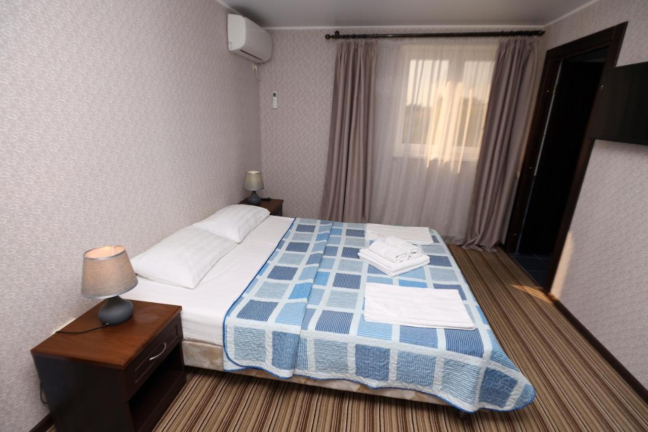 Hotel Capri Soukhoumi Extérieur photo