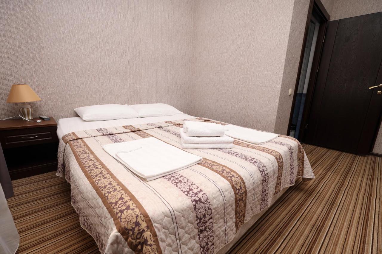 Hotel Capri Soukhoumi Extérieur photo