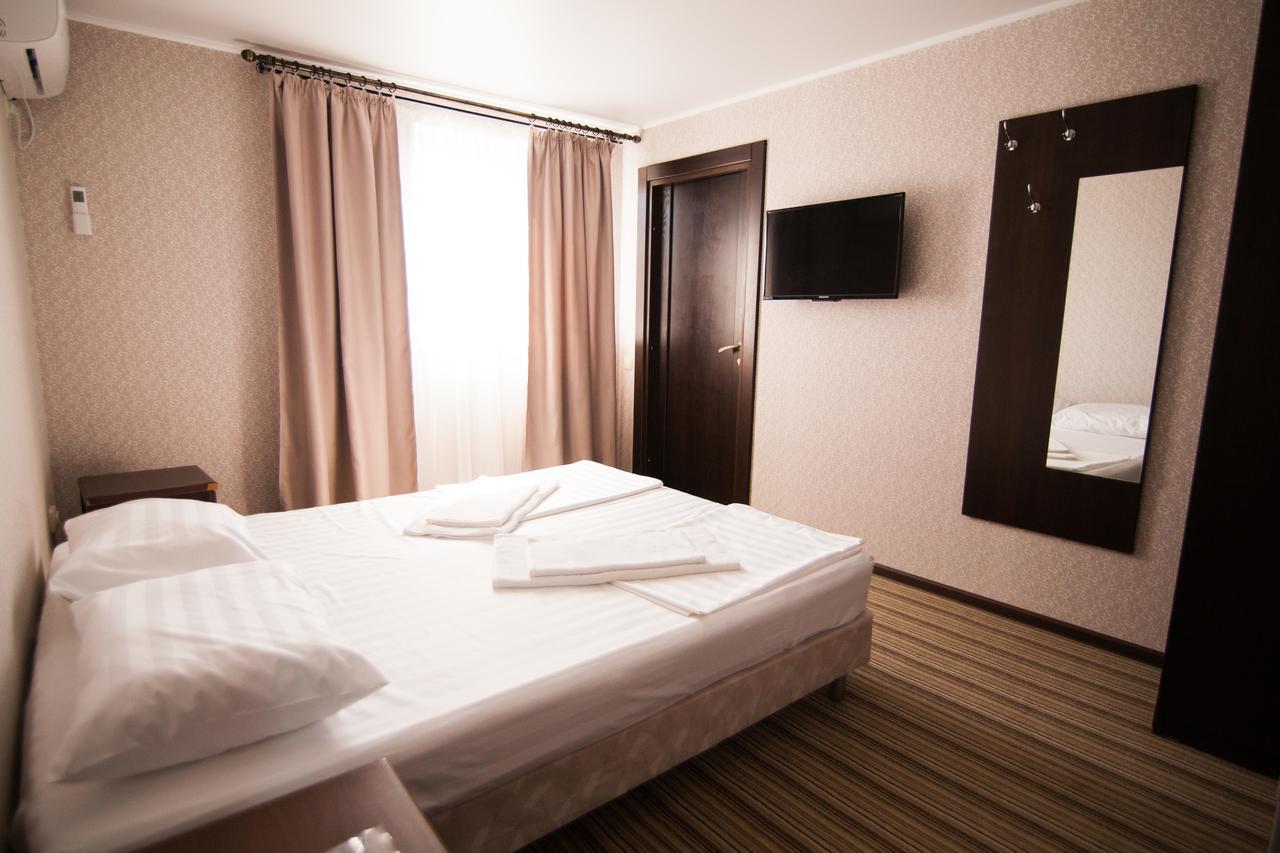 Hotel Capri Soukhoumi Extérieur photo